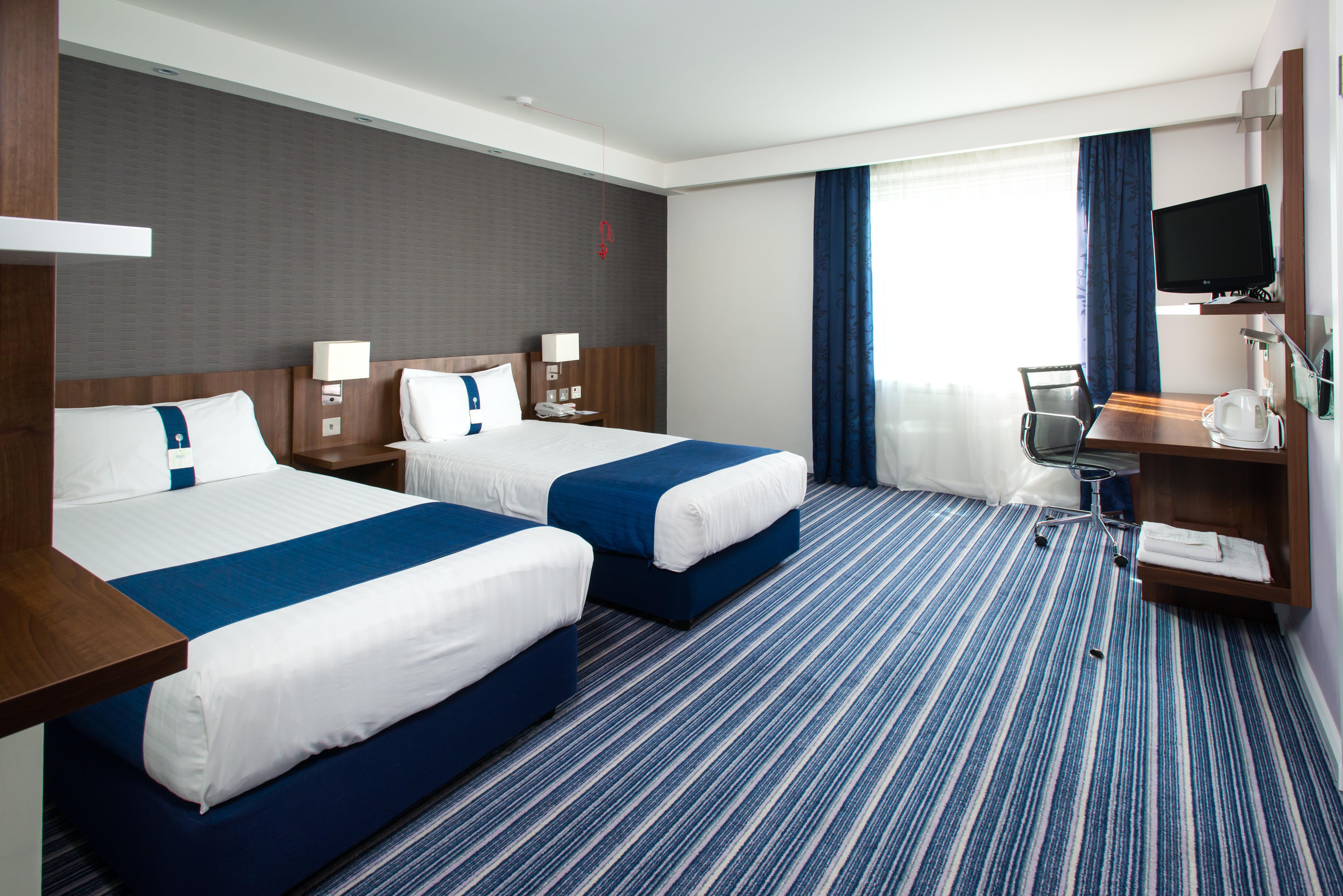 Holiday Inn Express Cambridge Duxford M11 Jct 10 By Ihg Exteriér fotografie