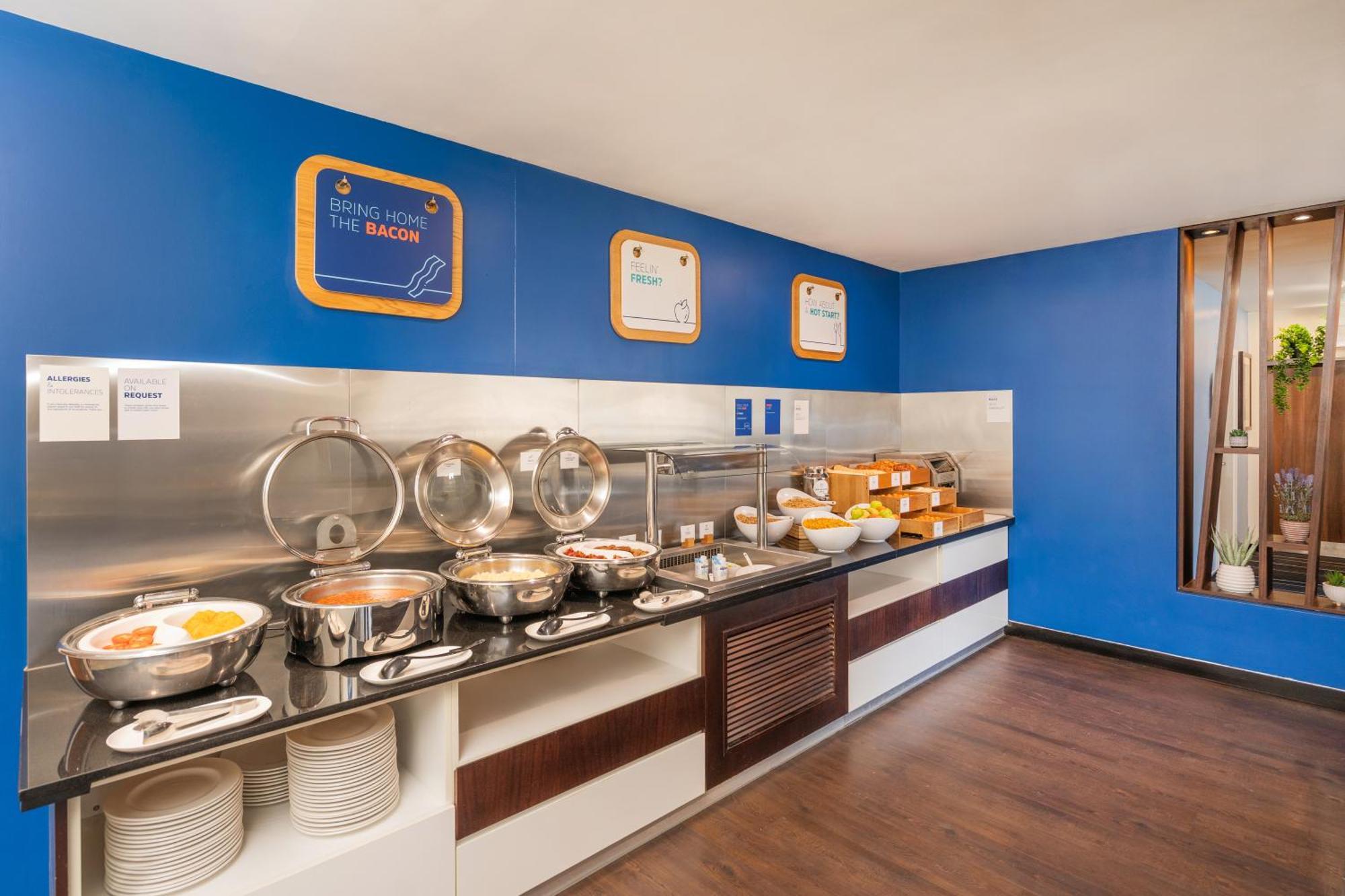 Holiday Inn Express Cambridge Duxford M11 Jct 10 By Ihg Exteriér fotografie