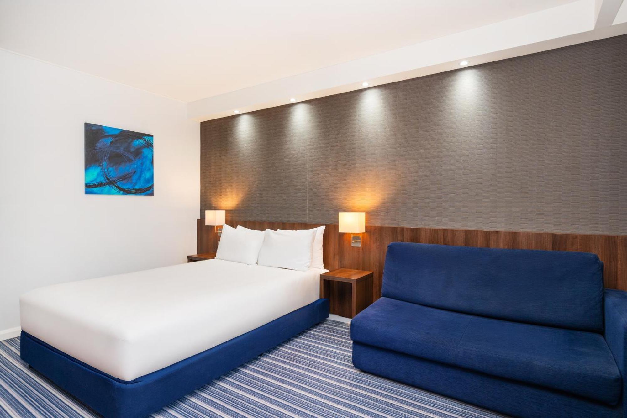 Holiday Inn Express Cambridge Duxford M11 Jct 10 By Ihg Exteriér fotografie