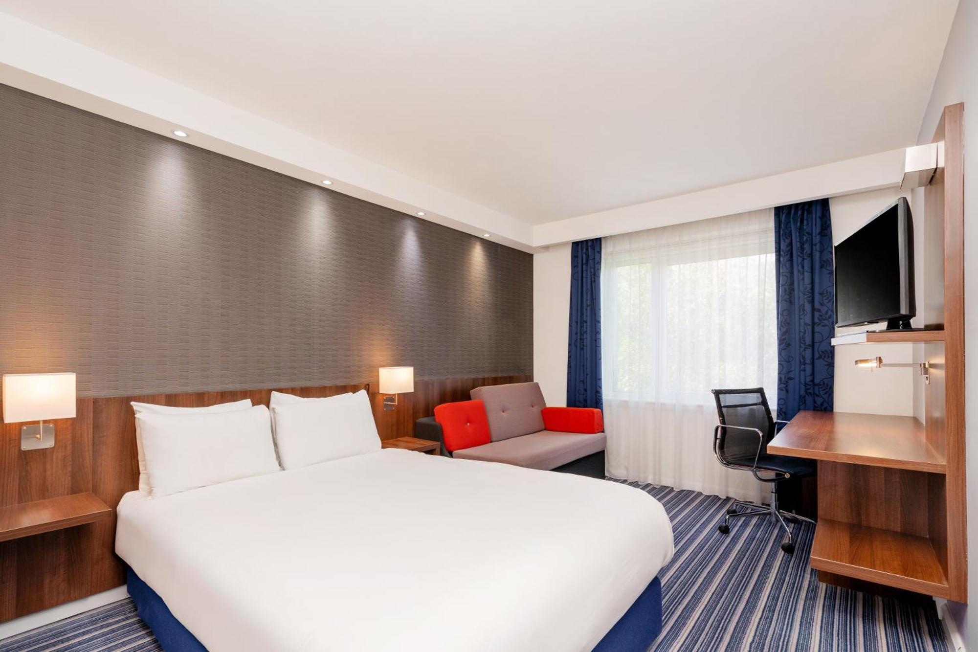 Holiday Inn Express Cambridge Duxford M11 Jct 10 By Ihg Exteriér fotografie