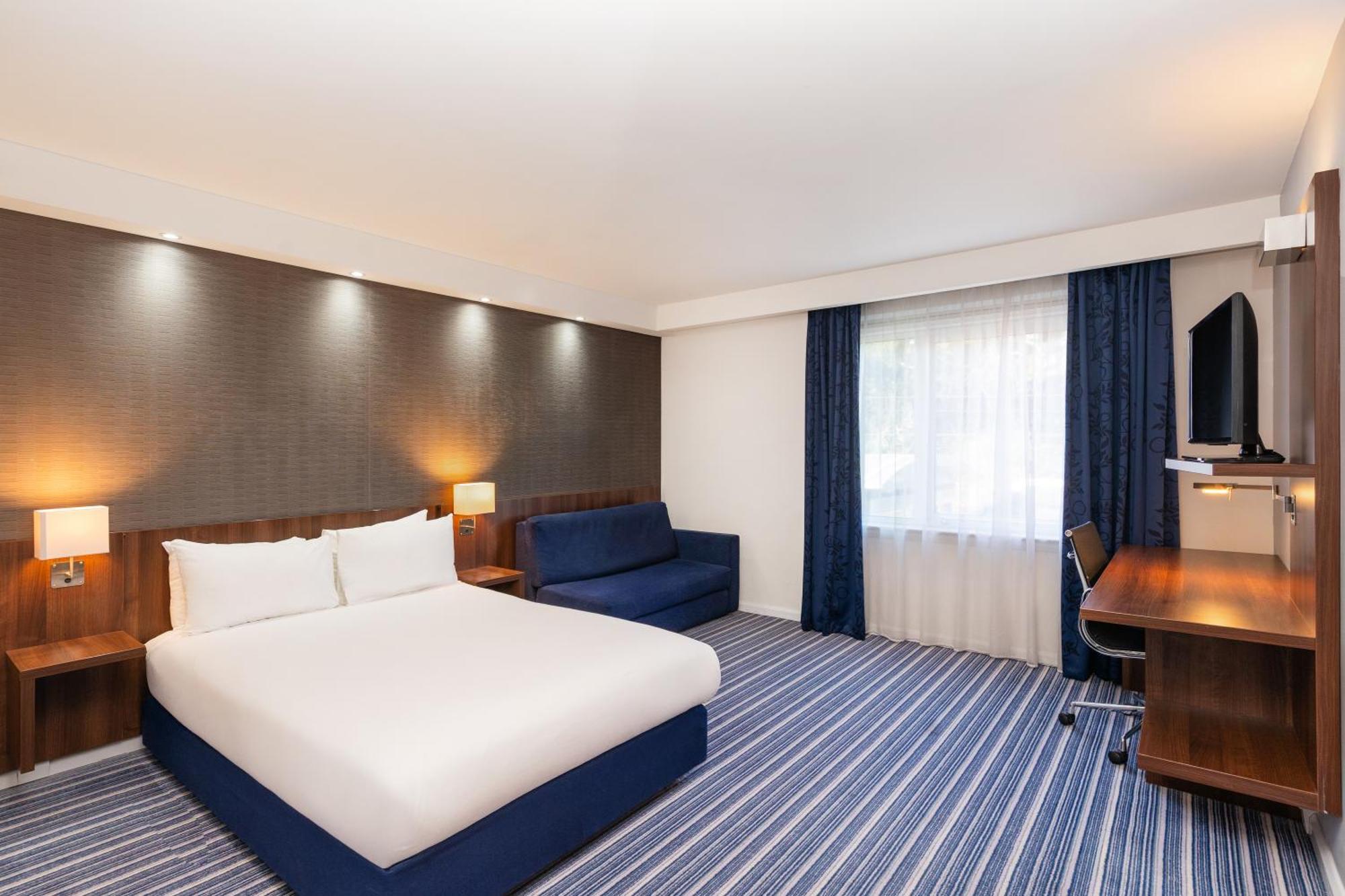 Holiday Inn Express Cambridge Duxford M11 Jct 10 By Ihg Exteriér fotografie