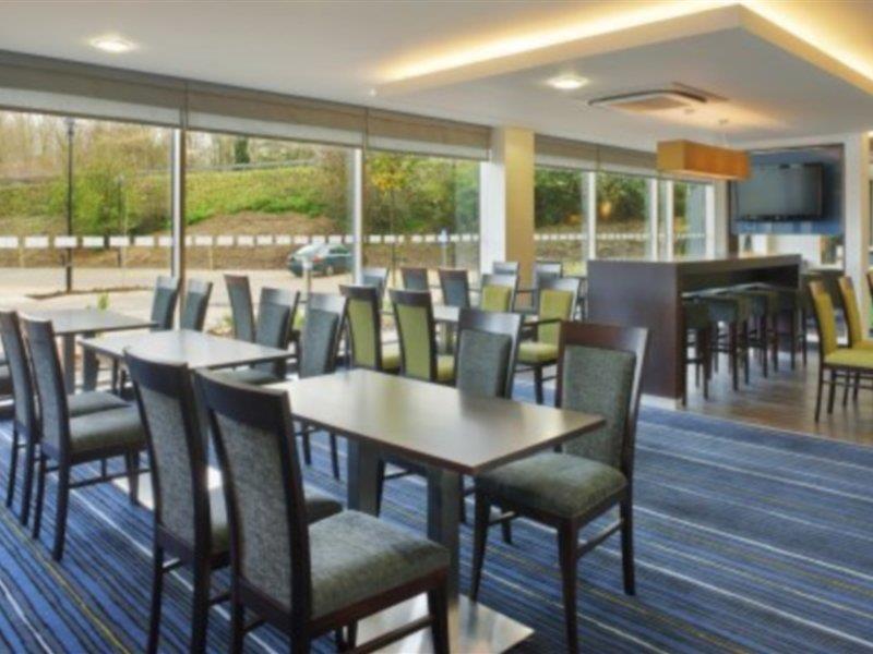 Holiday Inn Express Cambridge Duxford M11 Jct 10 By Ihg Exteriér fotografie