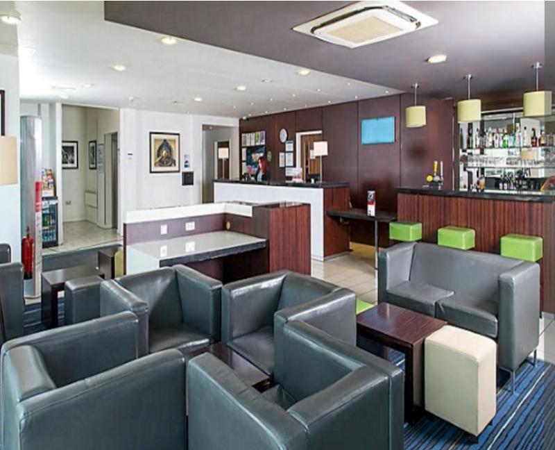 Holiday Inn Express Cambridge Duxford M11 Jct 10 By Ihg Exteriér fotografie
