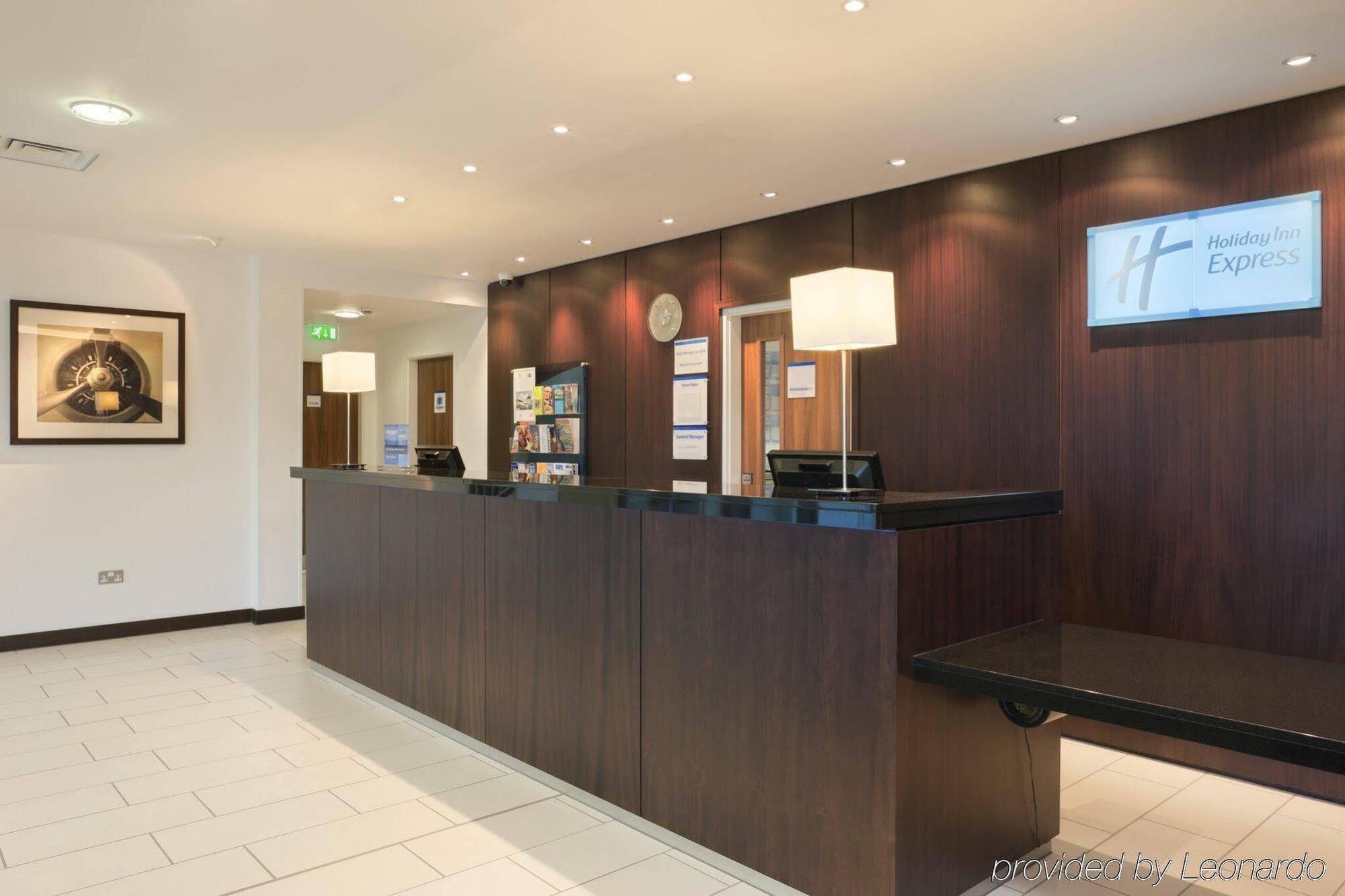 Holiday Inn Express Cambridge Duxford M11 Jct 10 By Ihg Exteriér fotografie